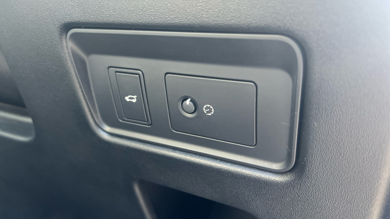 Land Rover Discovery 3.0 D300 R-Dynamic SE 5dr Auto Diesel Station Wagon